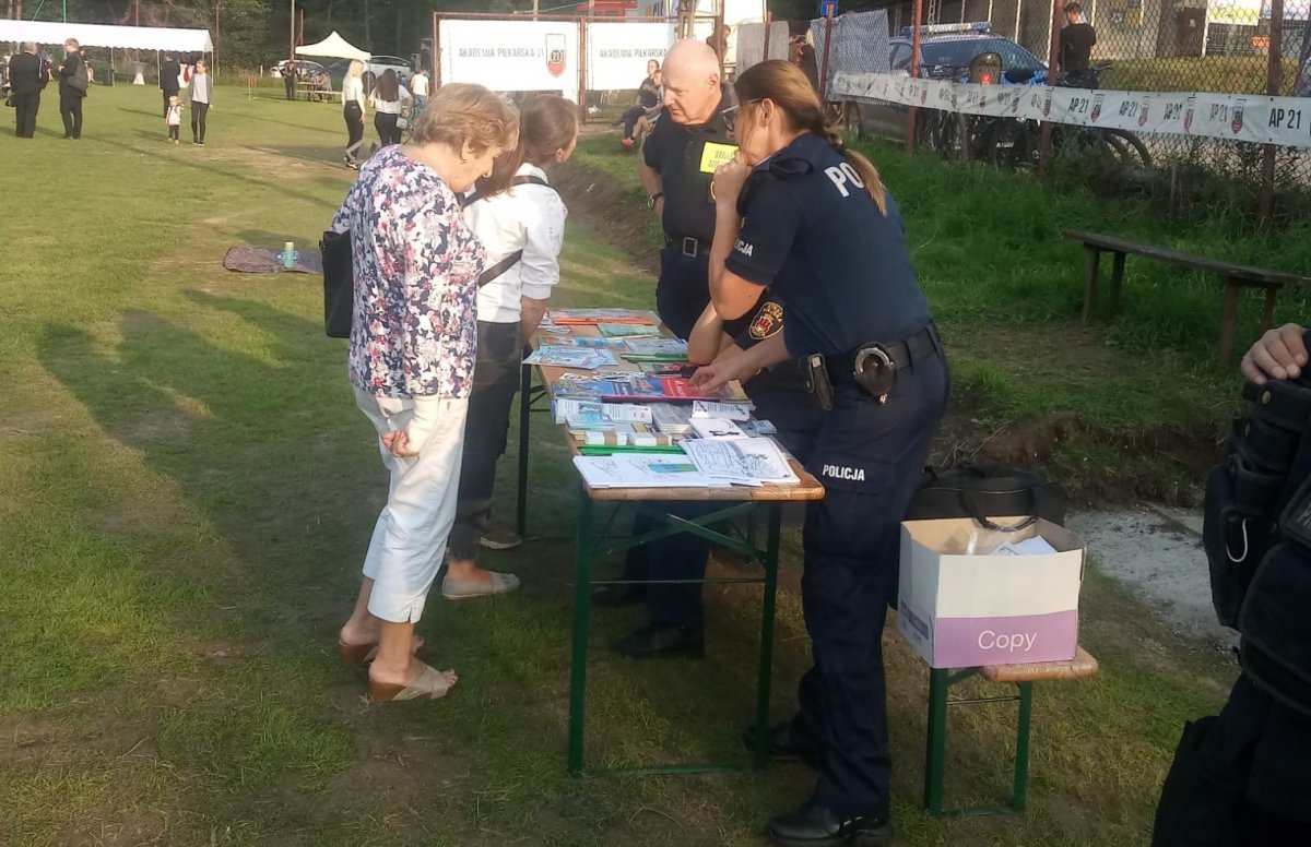 Krakowscy Policjanci Promowali Zasady Bezpiecze Stwa Podczas Pikniku