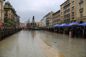 Ogólny widok na plac Matejki. Z przody pomnik grunwaldzki