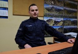 Młodszy aspirant Kamil Sowa, policjant Wydziału Sztabu Policji KMP Kraków.