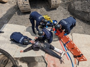 policjanci podczas konkurencji