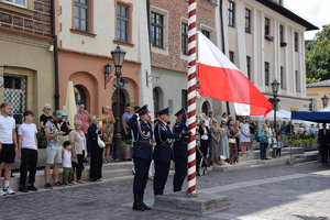 5podniesienie flagi państwowej na maszt