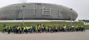 wspólne zdjęcie uczestników przejazdu pod Tauron Areną