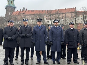 2 przedstawiciele służb zgromadzonych na Placu Wielkiej Armii Napoleona 2