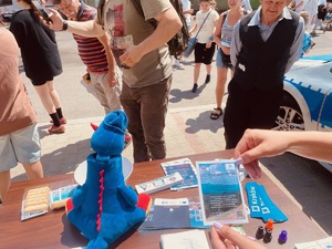 Policyjne stoisko podczas pikniku