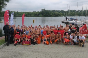 Zbiorowe zdjęcie uczestników Slow Swimming