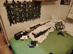 Broń zabezpieczona w jednym z mieszkań