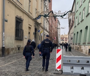 patrol policji pieszy