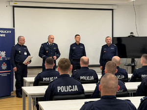 oficerowie i słuchacze