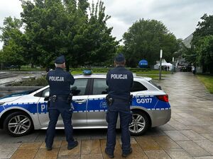 Policjanci zabezpieczają Juwenalia