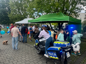 piknik z udziałem policjantów
