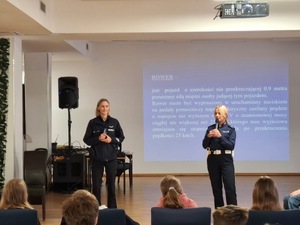 Policjantki podczas wystąpienia