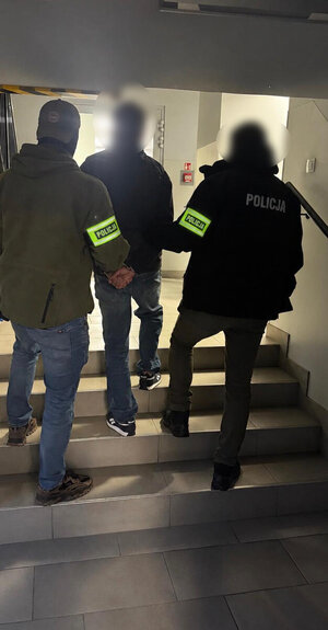 Policjanci i zatrzymany Gruzin