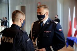 policjanci podczas ceremonii ślubowania