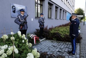 policjanci podczas uroczystości