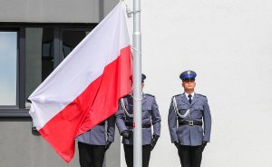 policjanci podczas uroczystości