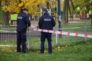 Ćwiczenia praktyczne policji oraz służb ratunkowych.