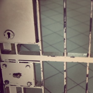 Zdjęcie poglądowe kraty więzienia