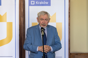 Prezydent Krakowa przemawiający do zebranych gości