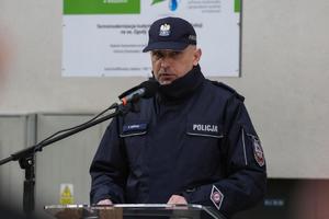 Przemawiający Komendant Miejski Policji w Krakowie