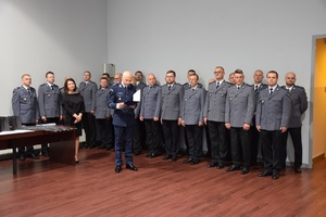 kadra kierownicza krakowskich komisariatów i wydziałów komendy miejskiej podczas uroczystości